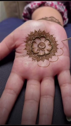 Elegant Lotus & Geometric Finger Mehendi 🌸 #mehndi #henna