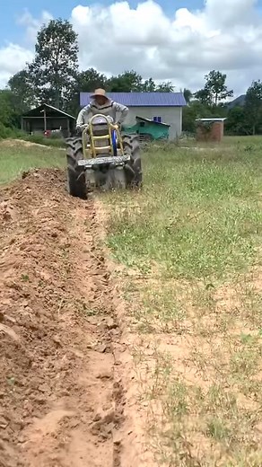 1.5M views · 10K reactions | Kubota hand tractor #kubotatractor #tractorpull #plowing #tractor #reelsfypシ゚ #equipment #farmlife #farm #farming #farmer #farmgirl #farmhouse | Allan Wilkins | Facebook