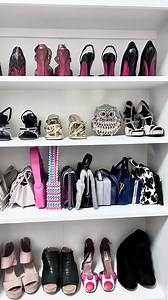 Essential organizational tips ⬇️ If you want an organized home, you should consider these tips. 1️⃣ Keep like items together ❌ Don’t keep the same item in several places ✨ When you keep them together, you’ll know what you have. 2️⃣ Label everything you can ❌ No labels = no system ✨ You’re more likely to keep it up if you add labels. 3️⃣ Think before you shop ❌ Stop buying duplicates and too many back ups ✨You probably go to the store often and can get more when you need to. 4️⃣ Keep spaces open 