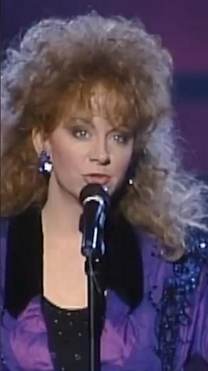 "Somebody Should Leave" hit #1 on the Billboard Country chart on this day in 1985. #Reba
