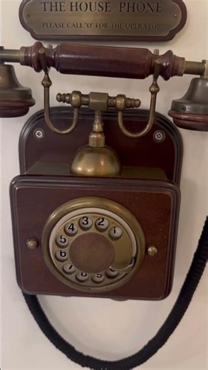 The House Phones located all over the Pera Palace .