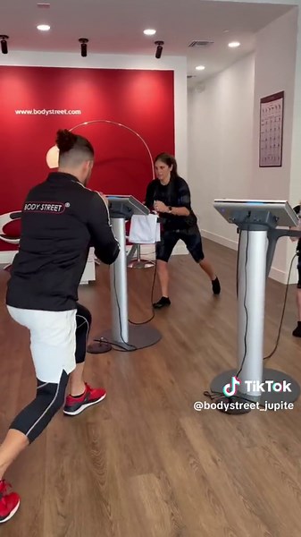 Come and feel the difference! Only at Body Street, where 20 min is all it takes. Follow for more. #bodystreet #bodystreetjupiter #emsworkout #ems #electricalmusclestimulation #outoftheboxworkout #strongworkout #jupiterflorida #jupiterabacoa