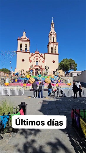 Siguen los Mega Altares en #Santiago #NuevoLeón Mas información del #tour 💀✨ 𝐓𝐨𝐮𝐫 𝐂𝐚𝐬𝐜𝐚𝐝𝐚 𝐒𝐚𝐧𝐭𝐢𝐚𝐠𝐨 𝐏𝐮𝐞𝐛𝐥𝐨 𝐌á𝐠𝐢𝐜𝐨 𝐲 𝐬𝐮𝐬 𝐀𝐥𝐭𝐚𝐫𝐞𝐬 𝐥𝐚 𝐏𝐫𝐞𝐬𝐚 🚢 📍 ¿Qué visitaremos en este tour? ✅ Cascada Velo de Novia 🌊 ✅ Mirador Velo de Novia 🌄 ✅ Cascada Cola de Caballo 🏞️ ✅ Mirador del Hotel Cola de Caballo 🏨 ✅Zona de souvenirs en el parque 🎁 ✅ Presa de la Boca 🚤 ✅ Santiago Pueblo Mágico 🏘️ ✅️ Altares de Día de Muertos 💀 ✅ Dulces típicos en Los Cavazos 🍬 ✅ 