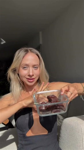 Maple Macadamia Caramel - healthier Candy Bar!