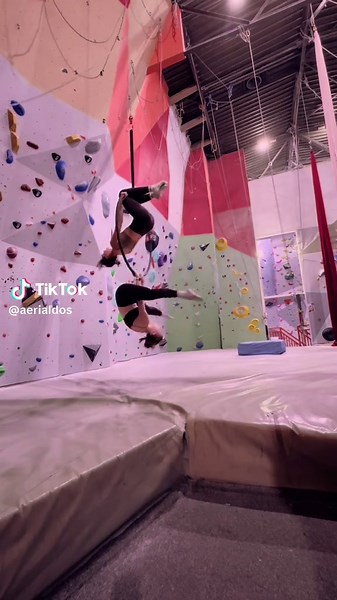 Aerial Duo Combo: Engaging Routine for Two Performers