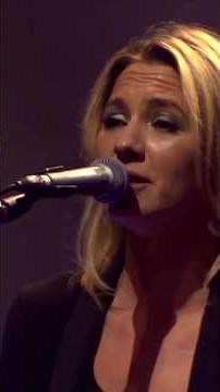 Rumours Of Fleetwood Mac sing the passionate song You Make Loving Fun pt1