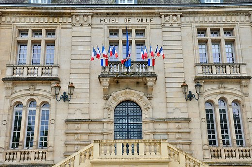 Geolocaliser une mairie pour traiter ma demande