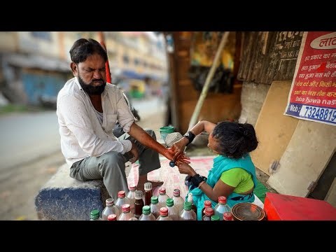 Found help in middle of Indianstreet _badly Handpain cure by her unique technique Hand massage ||