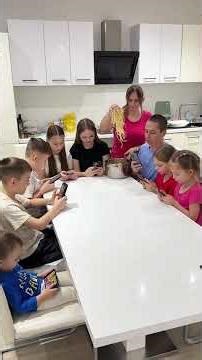 Ajude a sua mãe, ela não é sua funcionária#angola#duet#angolano#mozambique#portugal#brazil#caboverde