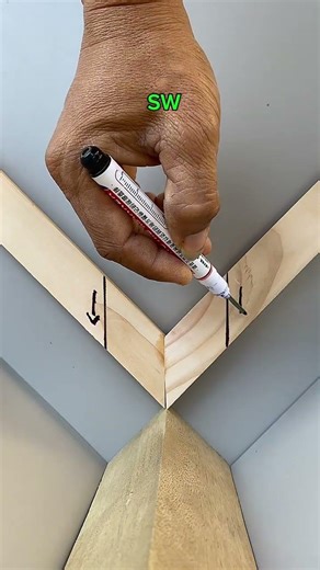 Quick trick to install beautifull wood trims #creative #woodscraft #woodworking