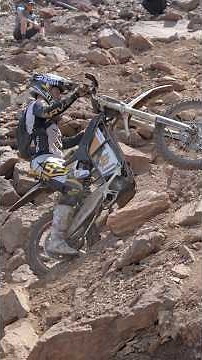 The legend goes electric ⚡️ Graham Jarvis vs the Iron Giant.