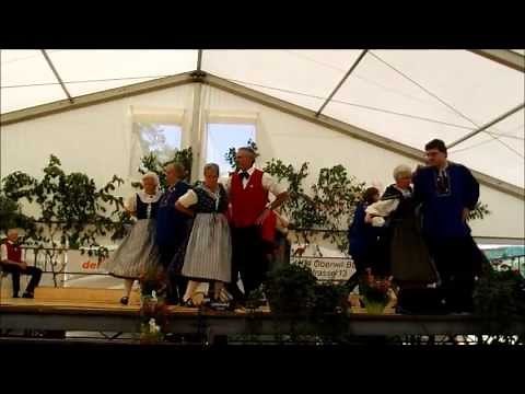 【スイス】 民族音楽に合わせて踊る軽快なフォークダンス Volkstanz in Basel-Landschaft