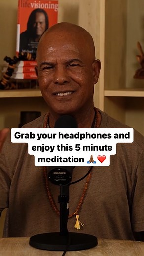 Grab your headphones and enjoy this 5 minute meditation 🎧🙏🏾 Share this with someone you love today ❤️ | Michael Bernard Beckwith