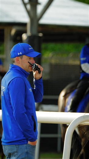 🇬🇧 Teamwork makes the dream work down at Moulton Paddocks! We went behind the scenes to see how the farrier team operate in such a busy yard! 🐴 Watch the full video here - https://youtu.be/32FXw4Cj4Pw 📽️⏯️ | Godolphin