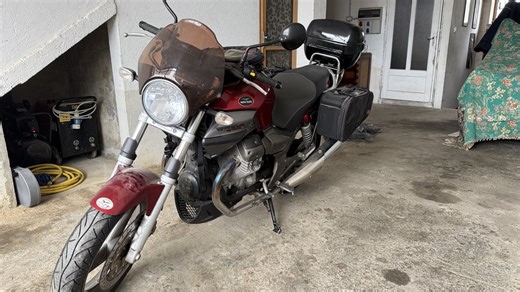 2004 Moto Guzzi Breva 750 Rouge Manuel, 5 vitesses in Mon...