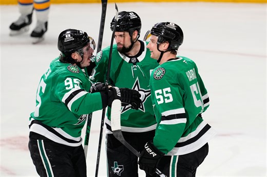 Stars spoil Blues comeback, late goal wins game 5-4