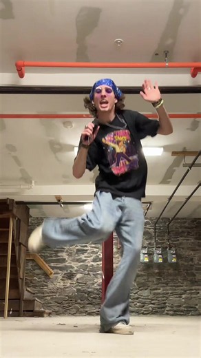 IM STILL STANDIN💪🏻👩🏻‍🎤 - @Elton John - merch link in bio!⬆️ - #thegavincoyle #fyp #dance #eltonjohn #imstillstanding