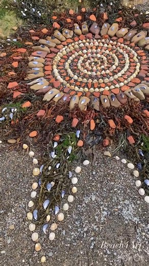 Rustic Glow 🍁🍂made on October 21st,2025 at Skern by Appledore , North Devon, Southwest England from natural materials found on the beach. Created in 5 hours by 2 of us. Size 3x3m . #October2025 #beachart #landart #natureart #inspiredbynature #autumn #ephemeralart #appledore #rustic #rusticglow #FallVibes #falldesigns #wellbeing #artinnature #mandala #spiral #autumncolours | Beach4Art
