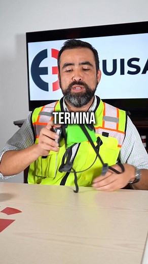 😷 ¿Mascarilla desechable o respirador reutilizable? En este video te mostramos cuándo usar cada uno y qué nivel de protección ofrecen según el tipo de trabajo. La seguridad empieza por elegir el equipo correcto. 🔧🛡️ Solicita más información vía #WhatsApp: https://wa.me/50230643676 📲 | Equipos y Guantes Industriales