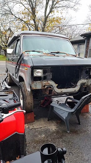 Truck Repair Process: Disassembled Vehicle Images