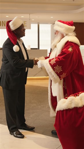 Santa’s sleigh is calling as he heads back to the North Pole to gear up for his Christmas mission. 🎅🛷✨ Until next year, Santa—thank you for filling our hotel with such unforgettable magic. #NYMMFestiveFun #NewYorkMarriottMarquis #TimesSquare #MyMarquisMoment #ChristmasInNYC | New York Marriott Marquis
