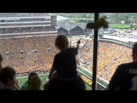 Iowa Hawkeyes' new tradition is more than just a wave | ESPN