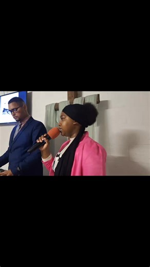 Al woed die storms om my Al is my hart bevrees God trek 'n laag om my Hoe durf ek angstig wees | Lofdal Gemeente Swellendam