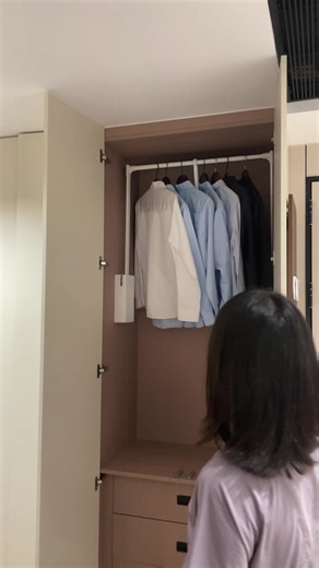 Efficient Wardrobe Lift for Easy Access