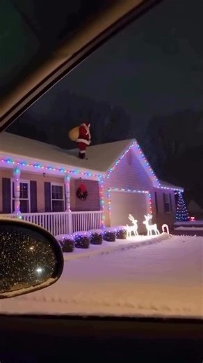 Raju Raj on Instagram: "Delhi’s air quality nears ‘severe’ level, pollution crosses 400-mark in 15 stations The 24-hour average Air Quality Index (AQl), reported at 4 pm every day, stood at 361 on Saturday. It worsened further to 372 at 6 pm. Delhi’s air quality worsened on Saturday as pollution levels exceeded the 400-mark in many areas, making the national capital one of the most polluted cities in the country."