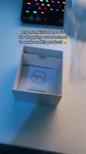 This mini printer lets you turn any idea into a print instantly—no ink required. It’s convenience in your pocket, anytime you need it.#fyp #viral #famous #tiktokmademebuyit #study