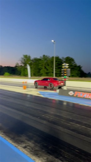 5th Gen Camaro SS Runs 9.828 vs Pontiac G8 in Flying H Roll Race