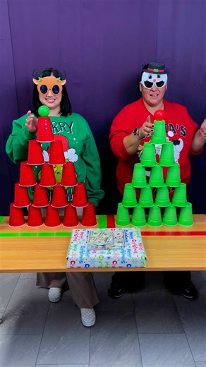 Christmas balance and stacking game | Doug and Friends