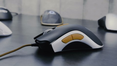 Razer DeathAdder Essential Gaming Mouse: 6400 DPI Optical Sensor - 5 Programmable Buttons - Mechanical Switches - Rubber Side Grips - Classic Black