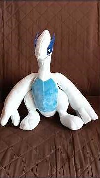 Pokémon Lugia plush Plüschtier Kuscheltier Smyths Toys 30 cm