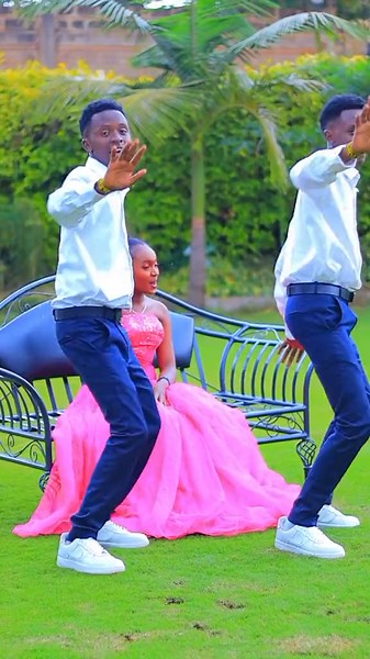 Can your Sister even😌❤😂@Delia_abyl DC us 🙌 #God #dance_with_twinstars #twins #tiktokkenya #tiktoktanzania #fyp #viral