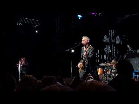 Headpins: Don't It Make You Feel Like Dancing (Live)