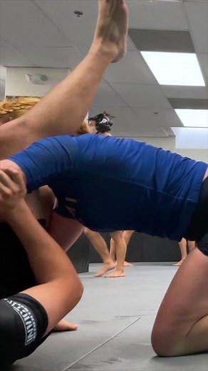 BJJ Stack Pass #bjjrolling This BJJ guard pass technique is called a Stack Pass #brazilianjiujitsu #realizebjjlife #jiujitsuvideos #queenofthenorthmma | Realize BJJ Life