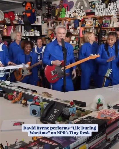 David Byrne performs Life During Wartime at his Tiny Desk Concert - 46 (!) years after its release | WRNR FM