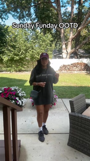 In my oversized tee and hat era! Sunday Funday!!! #ootd #sundayfunday #oversizedshirt #outfitideas #fashionover40