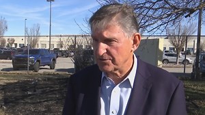Manchin visits USPS South Charleston facility