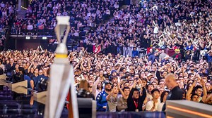 CS2 Major match interrupted due to people running on stage