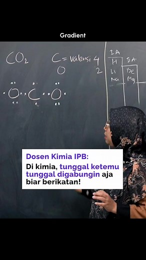 Di kimia kalau ada tunggal ketemu tunggal digabungin aja biar berikatan 🤝 Anw, ini hanya sebuahbcuplikan kelas Kimia Organik 1 di Gradient. Nah buat tau penjelasan lengkapnya gabung Gradient. Cara Gabungnya? Klik link di bio! #mahasiswa #kuliah #kimia