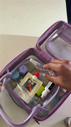 How I pack my cosmetics case by Calpak