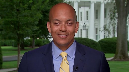 Trump asks aides to speed up construction of border wall