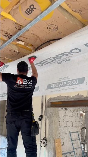 Réalisation de faux plafond avec isolant et par vapeur #renovation #construction #asmr #placo