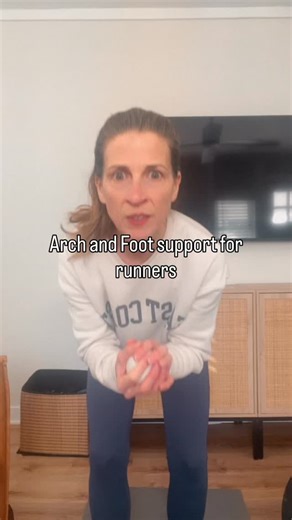 The Peroneus Longus is a muscle that wraps along the bottom of the foot to the ball of the big toe. When it is contracted correctly, it can assist in arch and foot support. Runners who have suffered from plantar fasciitis, posterior tibialis tendinopathy or shin splints and people with bunions all know just how important strengthening the bottom of the foot 🦶 can be. Using an arch support is a quick and only temporary fix. When we use an arch support, it weakens our body’s ability to respond to