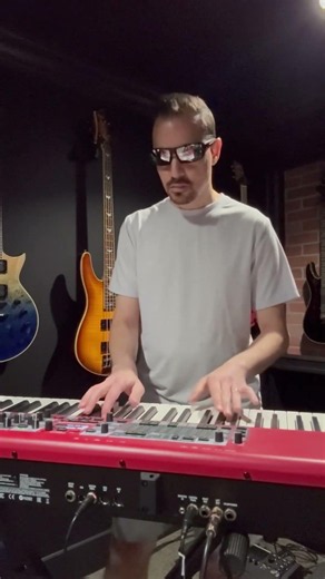 Catchy Synth Riff #shorts #synth #eurythmics #piano #80smusic
