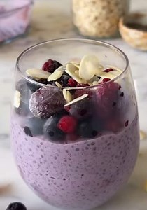 ČIA PUDING SA ŠUMSKIM VOĆEM: U recept idu i ovsene pahuljice - zdrava užina