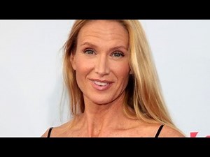 Make Sure You Are Alone Before Looking At These Photos Of Kelly Lynch!