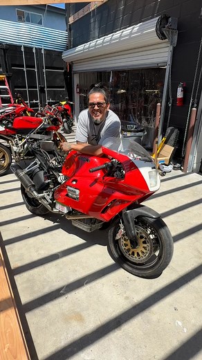 New term for the day. “Shaft jacking” and apparently it’s a bad thing. Thank you for yet another lesson from Abhi. ;). #iconicmotorbikes @bikeurious #iconicmototbikeauctions #motoguzzi #motomagni @motoguzzi_americas #liveiconic | Iconic Motorbikes